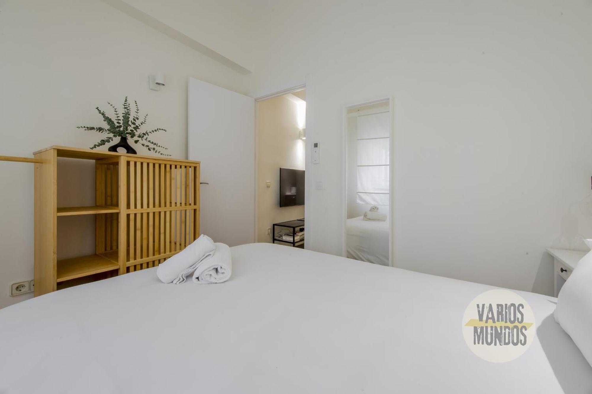 Elegante Apt Para 3 En Chueca A 1 Min De Gran Via Madrid Luaran gambar